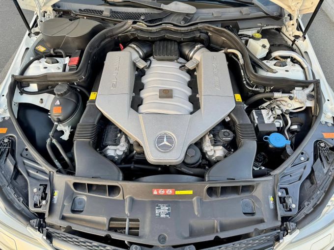 Used Mercedes-Benz C-Class AMG 63 AMG III (W204) Facelift, 6.2 l, 2013 in Dubai by Saeed Auto, White color. Japanese Specs | AUTO.AE