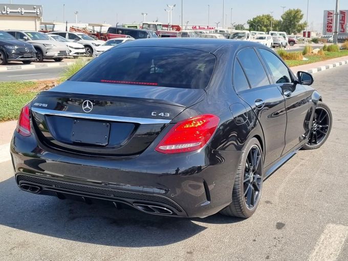Подержанный Mercedes-Benz C-Class AMG 43 AMG IV (W205), 3.0 л, 2016 в Дубае от Saeed Auto Черный цвет. Японская | AUTO.AE