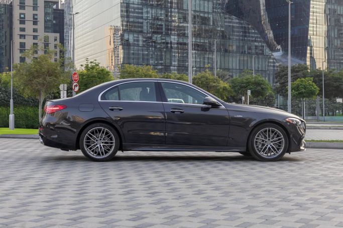 Mercedes-Benz C-Class 300 V (W206), 2023 قياسي سيدان للتأجير في في دبي من Macan Luxury Motors، اللون رمادي | AUTO.AE