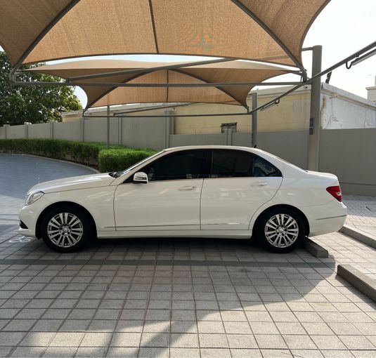 Подержанный Mercedes-Benz C-Class 180 III (W204) Рестайлинг, 1.6 л, 2013 в Дубае Белый цвет. GCC | AUTO.AE