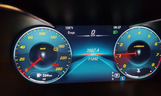 Used Mercedes-Benz C-Class 300 IV (W205) Facelift, 2.0 l, 2020 in Dubai by Saeed Auto, Black color. Other | AUTO.AE