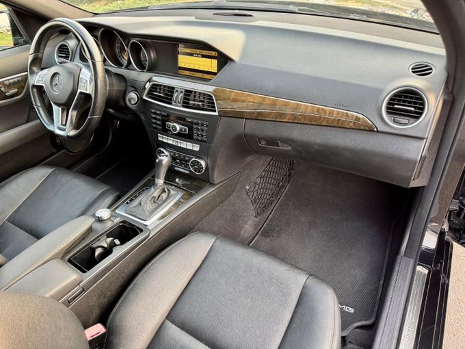 Used Mercedes-Benz C-Class 350 III (W204) Facelift, 3.5 l, 2012 in Dubai by Saeed Auto, Black color. Japanese Specs | AUTO.AE