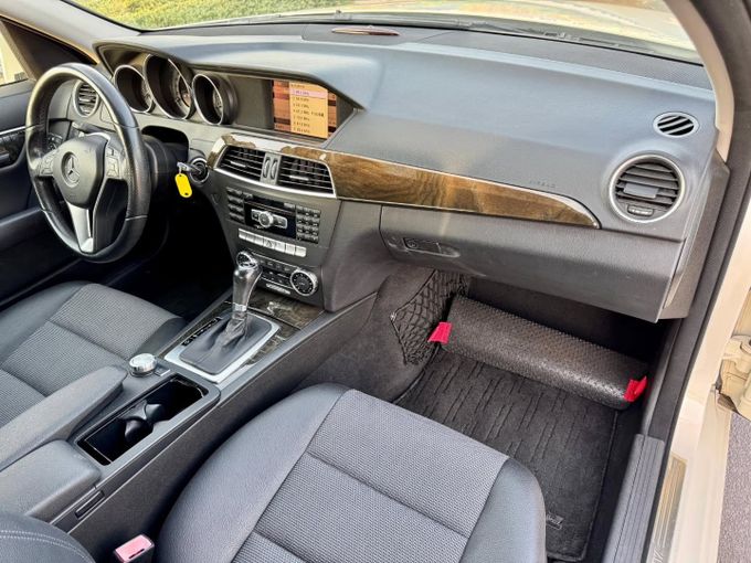 Used Mercedes-Benz C-Class 350 III (W204) Facelift, 3.5 l, 2012 in Dubai by Saeed Auto, White color. Japanese Specs | AUTO.AE