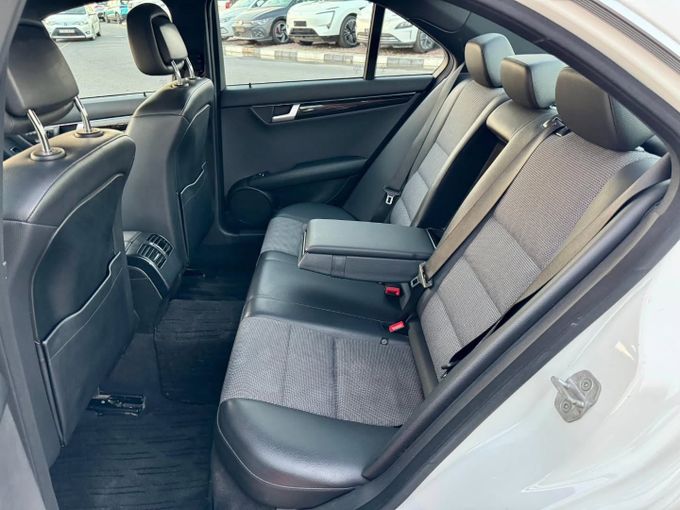 Used Mercedes-Benz C-Class 350 III (W204) Facelift, 3.5 l, 2014 in Dubai by Saeed Auto, White color. Japanese Specs | AUTO.AE