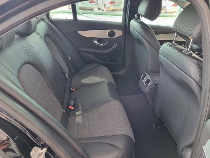 Подержанный Mercedes-Benz C-Class 250 IV (W205), 2.0 л, 2016 в Дубае от Saeed Auto Черный цвет. Японская | AUTO.AE