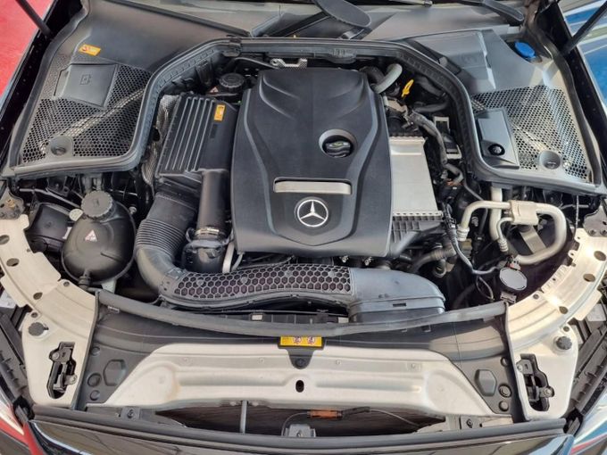 Подержанный Mercedes-Benz C-Class 250 IV (W205), 2.0 л, 2016 в Дубае от Saeed Auto Черный цвет. Японская | AUTO.AE
