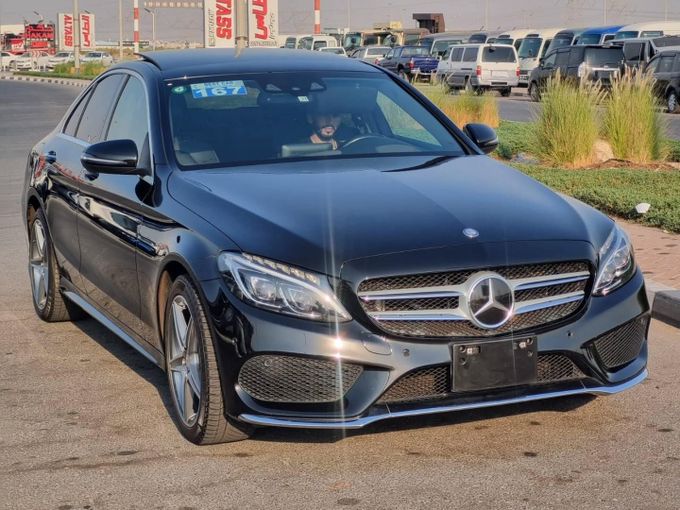 Подержанный Mercedes-Benz C-Class 200 IV (W205), 2.0 л, 2016 в Дубае от Saeed Auto Черный цвет. Японская | AUTO.AE