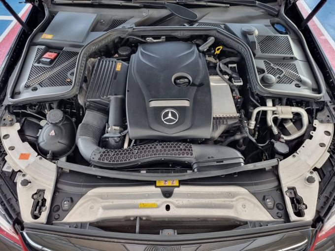Подержанный Mercedes-Benz C-Class 200 IV (W205), 2.0 л, 2016 в Дубае от Saeed Auto Черный цвет. Японская | AUTO.AE