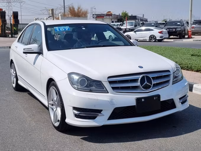 Подержанный Mercedes-Benz C-Class 350 III (W204) Рестайлинг, 3.5 л, 2014 в Дубае от Saeed Auto Белый цвет. Японская | AUTO.AE