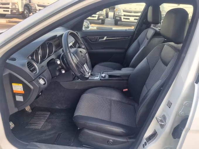 Подержанный Mercedes-Benz C-Class 350 III (W204) Рестайлинг, 3.5 л, 2014 в Дубае от Saeed Auto Белый цвет. Японская | AUTO.AE