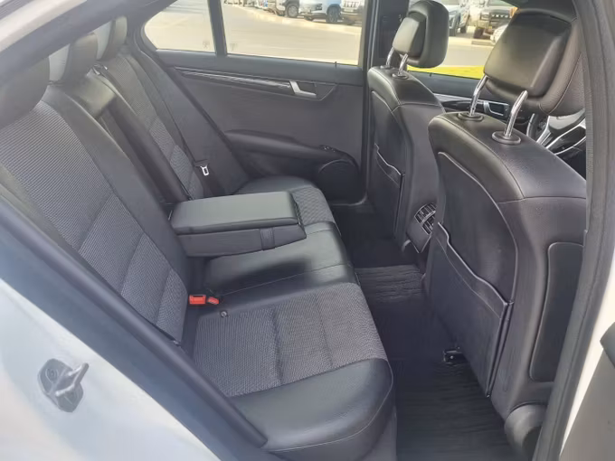 Подержанный Mercedes-Benz C-Class 350 III (W204) Рестайлинг, 3.5 л, 2014 в Дубае от Saeed Auto Белый цвет. Японская | AUTO.AE