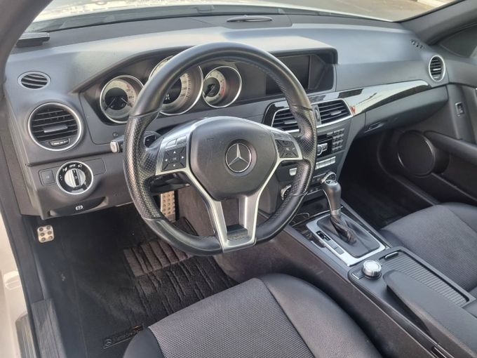 Подержанный Mercedes-Benz C-Class 350 III (W204) Рестайлинг, 3.5 л, 2014 в Дубае от Saeed Auto Белый цвет. Японская | AUTO.AE