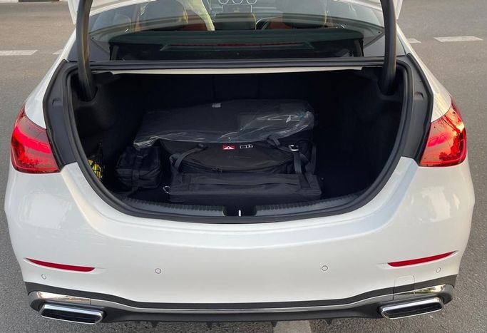 Новый Mercedes-Benz C-Class 200 V (W206), 2.0 л, 2025 в Дубае от Auto Gallery DXB Белый цвет. GCC | AUTO.AE