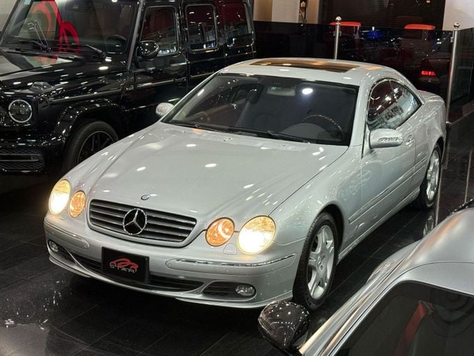 Used Mercedes-Benz CL-Class II (C215) Facelift, 5.0 l, 2005 in Dubai by STAR COLLECTION LLC, Silver color. Japanese Specs | AUTO.AE