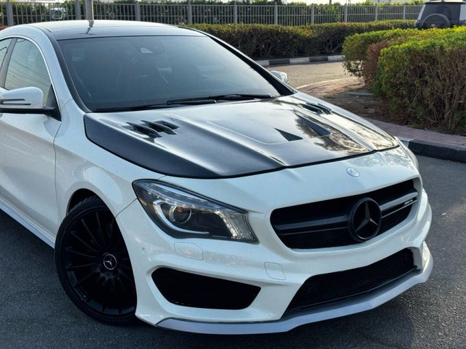 Подержанный Mercedes-Benz CLA AMG 45 AMG I (C117, X117), 2.0 л, 2015 в Дубае Белый цвет. Корейская | AUTO.AE