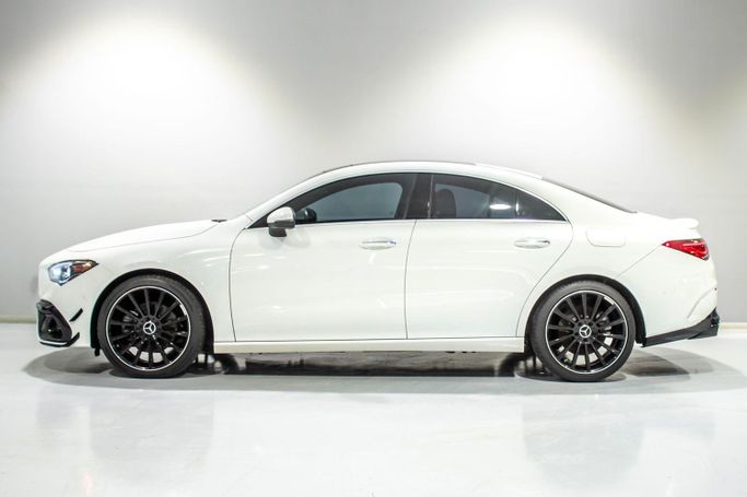 Подержанный Mercedes-Benz CLA 250 II (C118, X118), 2.0 л, 2020 в Дубае от C7 Motors Белый цвет. Корейская | AUTO.AE