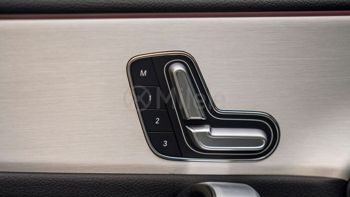 Подержанный Mercedes-Benz CLA 250 II (C118, X118) Рестайлинг, 2.0 л, 2023 в Дубае от Milele Белый цвет. Other | AUTO.AE