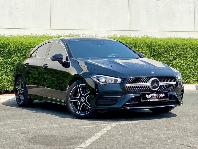 Подержанный Mercedes-Benz CLA 250 II (C118, X118), 2.0 л, 2020 в Дубае от Express Motors Черный цвет. Корейская | AUTO.AE