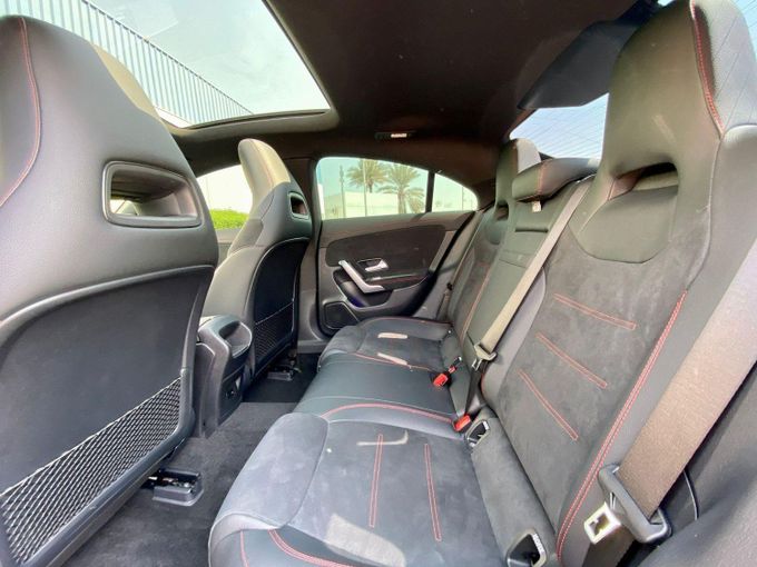 Подержанный Mercedes-Benz CLA 250 II (C118, X118), 2.0 л, 2020 в Дубае от Express Motors Черный цвет. Корейская | AUTO.AE
