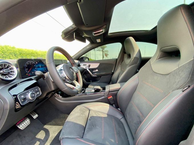 Подержанный Mercedes-Benz CLA 250 II (C118, X118), 2.0 л, 2020 в Дубае от Express Motors Черный цвет. Корейская | AUTO.AE