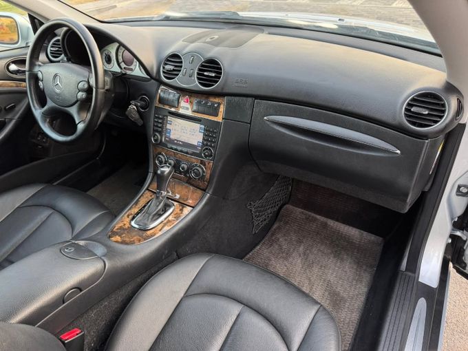 Подержанный Mercedes-Benz CLK-Class 350 II (W209) Рестайлинг, 3.5 л, 2006 в Дубае от Saeed Auto Серебристый цвет. Японская | AUTO.AE