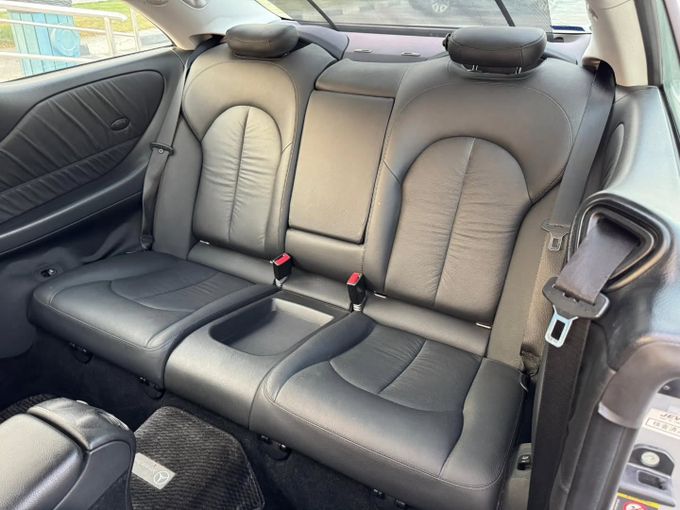 Подержанный Mercedes-Benz CLK-Class 350 II (W209) Рестайлинг, 3.5 л, 2006 в Дубае от Saeed Auto Серебристый цвет. Японская | AUTO.AE