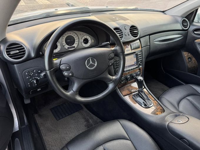 Подержанный Mercedes-Benz CLK-Class 350 II (W209) Рестайлинг, 3.5 л, 2006 в Дубае от Saeed Auto Серебристый цвет. Японская | AUTO.AE