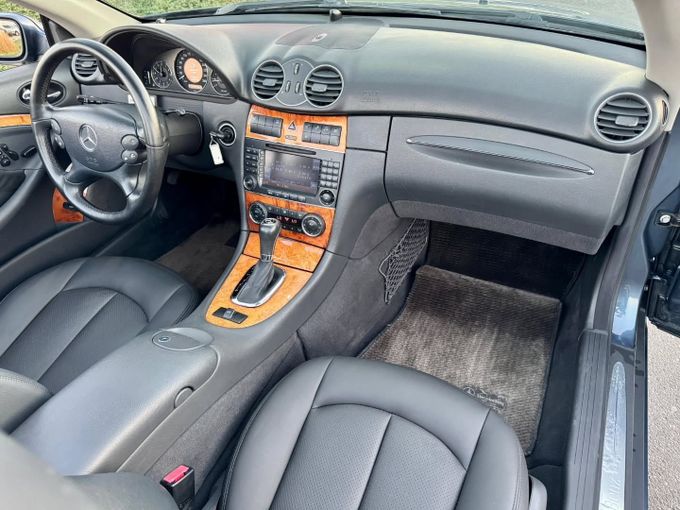 Used Mercedes-Benz CLK-Class 320 II (W209), 3.2 l, 2005 in Dubai by Saeed Auto, Navy Blue color. Japanese Specs | AUTO.AE