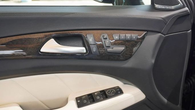 Подержанный Mercedes-Benz CLS AMG 63 AMG II (W218), 5.5 л, 2012 в Дубае от Ibitisam Motors Черный цвет.  | AUTO.AE