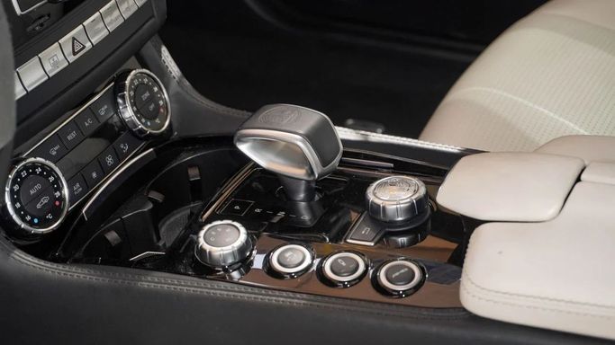 Подержанный Mercedes-Benz CLS AMG 63 AMG II (W218), 5.5 л, 2012 в Дубае от Ibitisam Motors Черный цвет.  | AUTO.AE