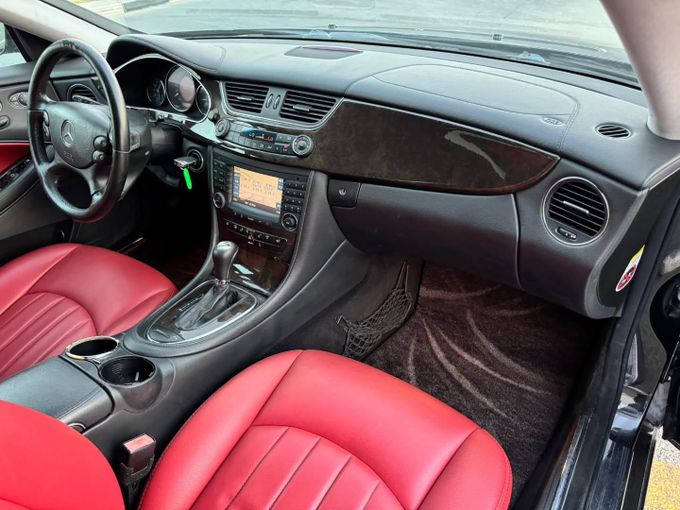 Подержанный Mercedes-Benz CLS 350 I (C219), 3.5 л, 2007 в Дубае от Saeed Auto Черный цвет. Японская | AUTO.AE