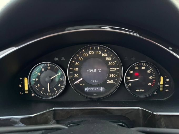 Подержанный Mercedes-Benz CLS 350 I (C219), 3.5 л, 2007 в Дубае от Saeed Auto Черный цвет. Японская | AUTO.AE