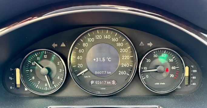 Used Mercedes-Benz CLS 350 I (C219), 3.5 l, 2007 in Dubai by Saeed Auto, Burgundy color. Japanese Specs | AUTO.AE