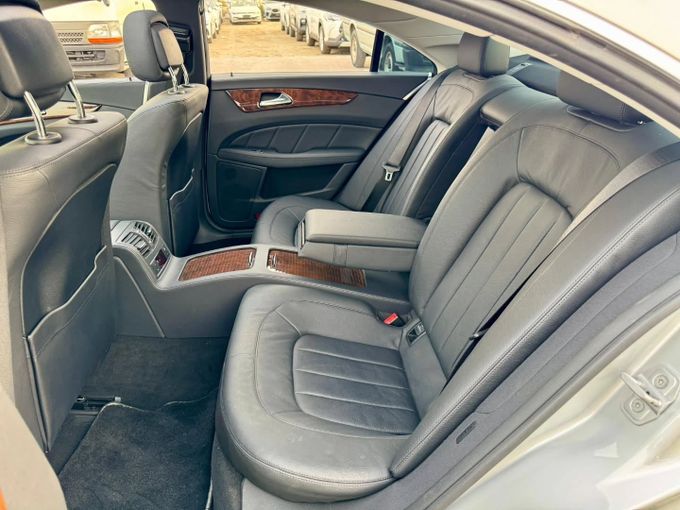 Подержанный Mercedes-Benz CLS 350 II (C218), 3.5 л, 2012 в Дубае от Saeed Auto Серый цвет. Японская | AUTO.AE