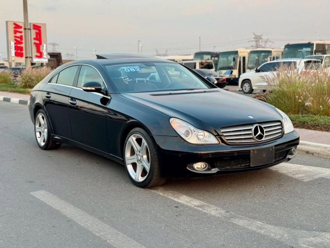 Подержанный Mercedes-Benz CLS 350 I (C219) Рестайлинг, 3.5 л, 2008 в Дубае от Saeed Auto Черный цвет. Японская | AUTO.AE