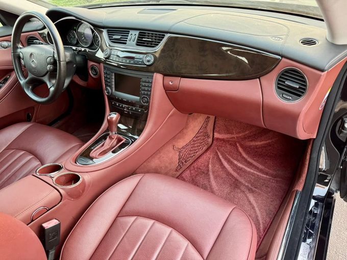 Подержанный Mercedes-Benz CLS 350 I (C219) Рестайлинг, 3.5 л, 2008 в Дубае от Saeed Auto Черный цвет. Японская | AUTO.AE