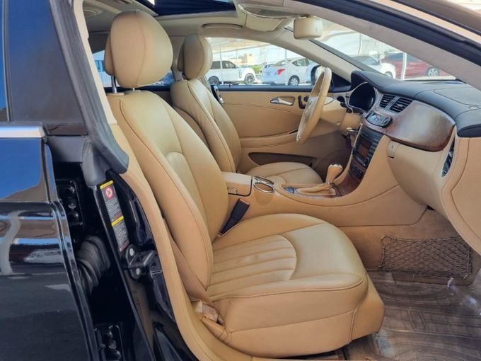 Подержанный Mercedes-Benz CLS 350 I (C219) Рестайлинг, 3.5 л, 2008 в Дубае от Saeed Auto Черный цвет. Японская | AUTO.AE