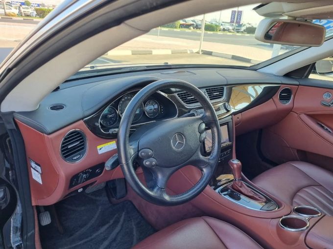 Подержанный Mercedes-Benz CLS 350 I (C219), 3.5 л, 2006 в Дубае от Saeed Auto Черный цвет. Японская | AUTO.AE