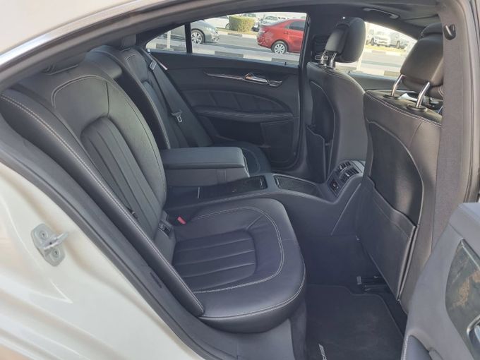 Подержанный Mercedes-Benz CLS 350 II (C218), 3.5 л, 2013 в Дубае от Saeed Auto Белый цвет. Японская | AUTO.AE