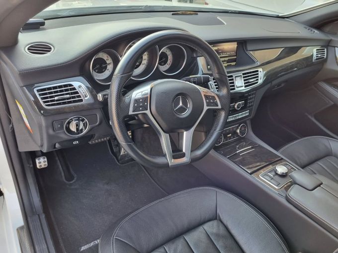Подержанный Mercedes-Benz CLS 350 II (C218), 3.5 л, 2013 в Дубае от Saeed Auto Белый цвет. Японская | AUTO.AE