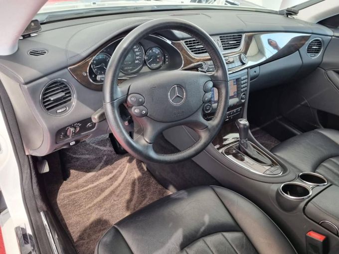 Подержанный Mercedes-Benz CLS 350 I (C219), 3.5 л, 2007 в Дубае от Saeed Auto Белый цвет. Японская | AUTO.AE