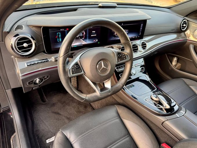 Used Mercedes-Benz E-Class AMG 43 AMG V (W213), 3.0 l, 2017 in Dubai by Saeed Auto, Black color. Japanese Specs | AUTO.AE