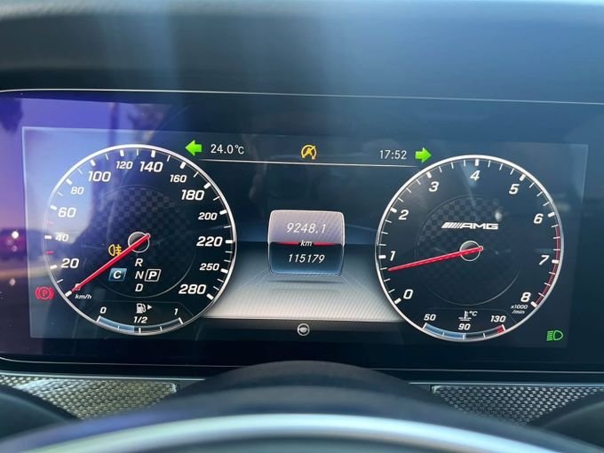 Подержанный Mercedes-Benz E-Class AMG 43 AMG V (W213), 3.0 л, 2017 в Дубае от Saeed Auto Черный цвет. Японская | AUTO.AE