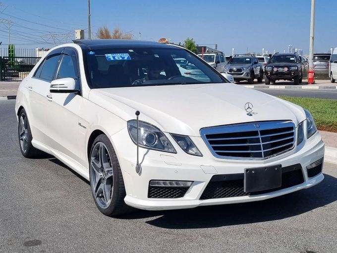 Подержанный Mercedes-Benz E-Class AMG 63 AMG IV (W212, S212), 5.5 л, 2012 в Дубае от Saeed Auto Белый цвет. Японская | AUTO.AE