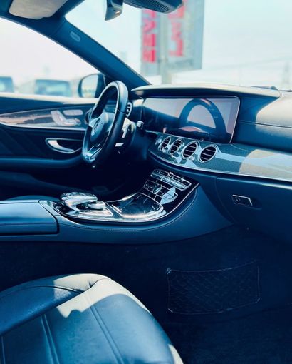 Подержанный Mercedes-Benz E-Class AMG 43 AMG V (W213), 3.0 л, 2017 в Дубае от Lakhani Motors Черный цвет. Японская | AUTO.AE