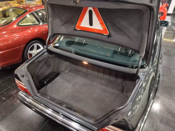 Подержанный Mercedes-Benz E-Class I (W124), 5.0 л, 1994 в Дубае от STAR COLLECTION LLC Черный цвет. Японская | AUTO.AE