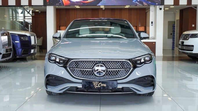 Новый Mercedes-Benz E-Class 300 VI (W214, S214), 2.0 л, 2025 в Дубае от 777 CARS Серый цвет. Европейская | AUTO.AE
