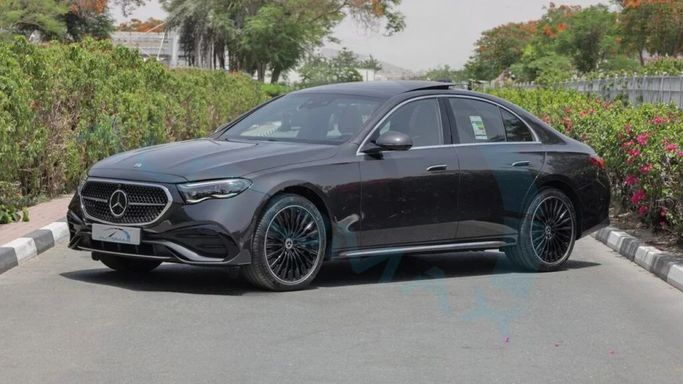 Новый Mercedes-Benz E-Class 300 L VI (W214, S214), 2.0 л, 2025 в Дубае от Auto Max Group Серый цвет. GCC | AUTO.AE