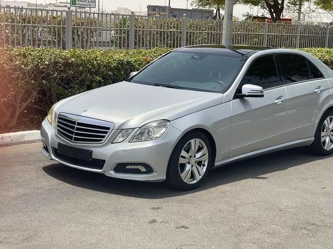 Подержанный Mercedes-Benz E-Class IV (W212, S212, C207), 3.5 л, 2013 в Дубае от Alta Class Motors Серебристый цвет. GCC | AUTO.AE