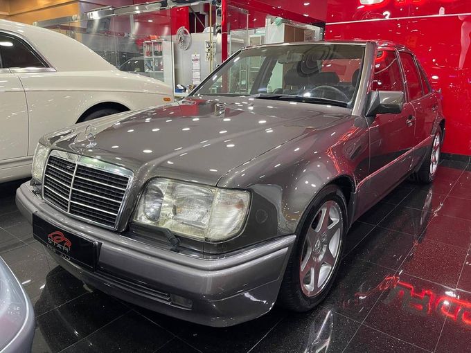 Used Mercedes-Benz E-Class I (W124), 5.0 l, 1992 in Dubai by STAR COLLECTION LLC, Violet color. Japanese Specs | AUTO.AE